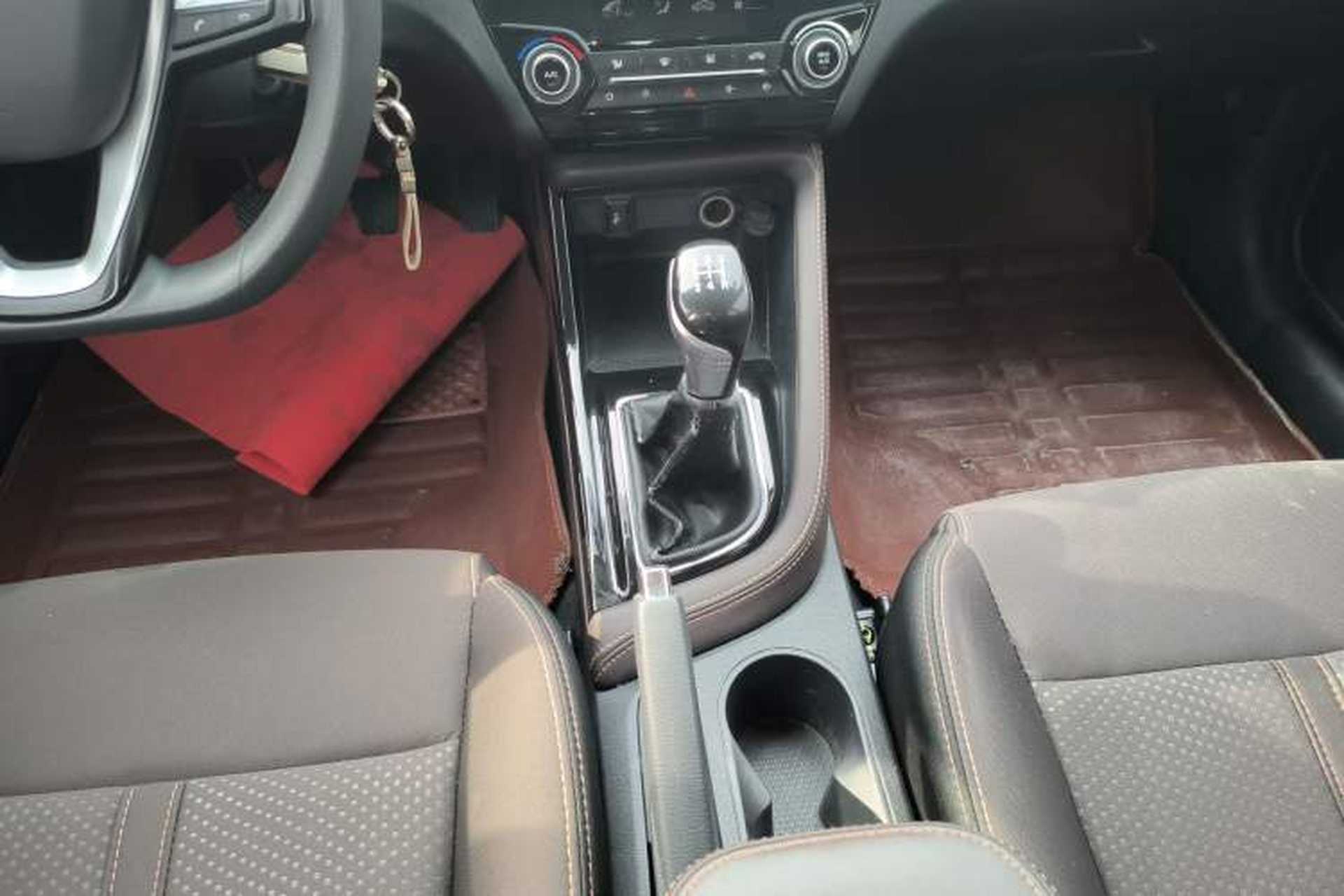 Used CHANGAN Eado DT 2019 1.6L Manual Comfort Model China VI Standard Gear Lever