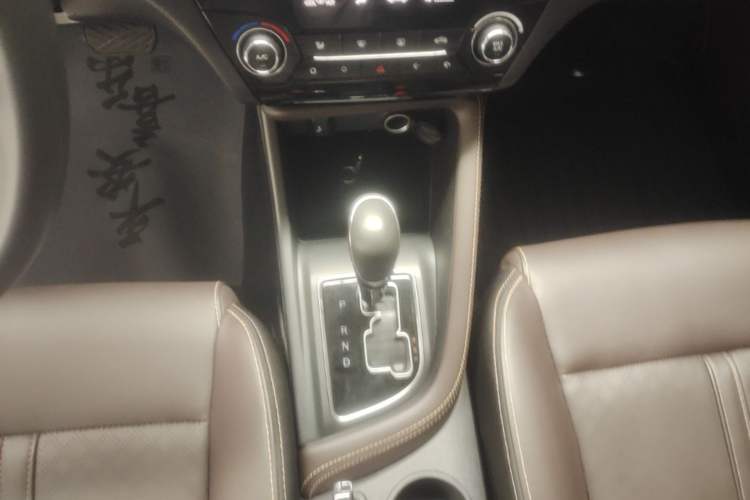 Used CHANGAN Eado DT 2019 1.6L Automatic Smart Enjoyment Model China VI Standard Gear Lever