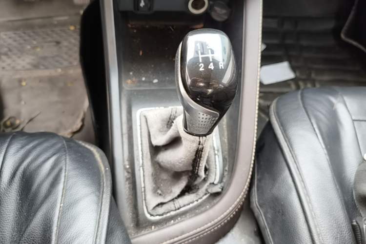 Used CHANGAN Eado DT 2019 1.6L Manual Comfort Model China VI Standard Gear Lever