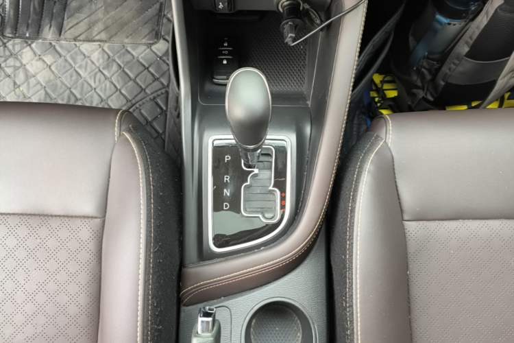 Used CHANGAN Eado DT 2019 1.6L Automatic Smart Enjoyment Model China VI Standard Gear Lever