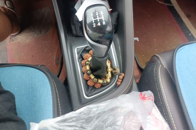 Used CHANGAN Eado DT 2019 1.6L Manual Enjoyment Model China VI Standard Gear Lever