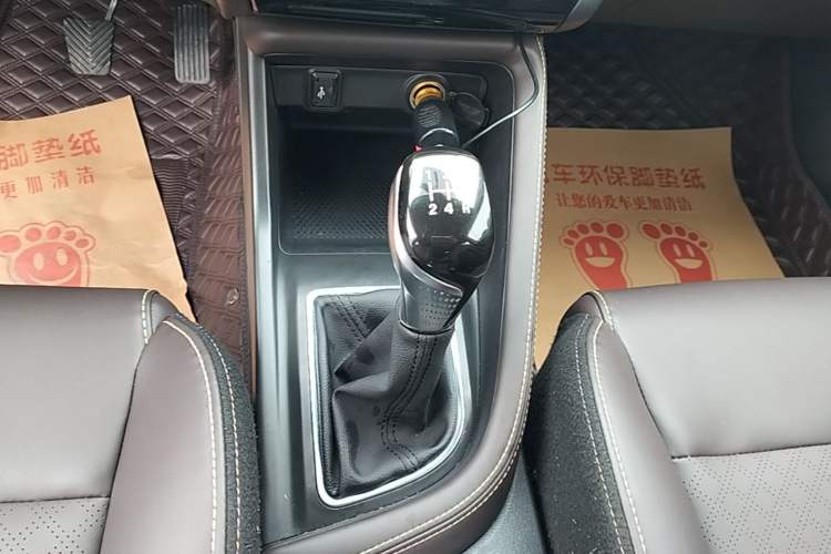 Used CHANGAN Eado DT 2019 1.6L Manual Enjoyment Model China VI Standard Gear Lever
