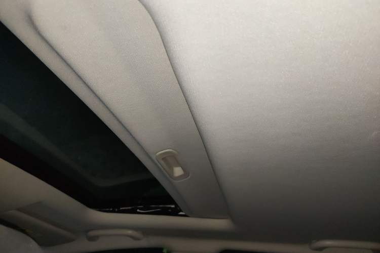 Used CHANGAN Eado DT 2019 1.6L Manual Enjoyment Model China VI Standard Headliner