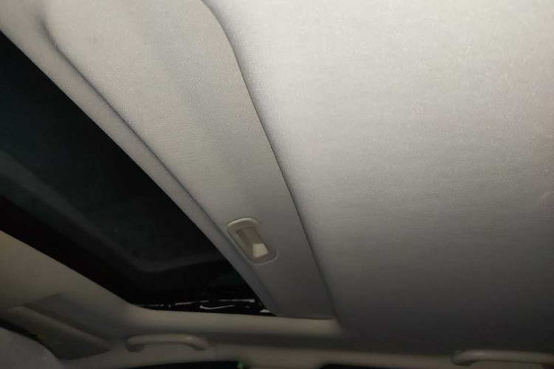 Used CHANGAN Eado DT 2019 1.6L Manual Enjoyment Model China VI Standard Headliner