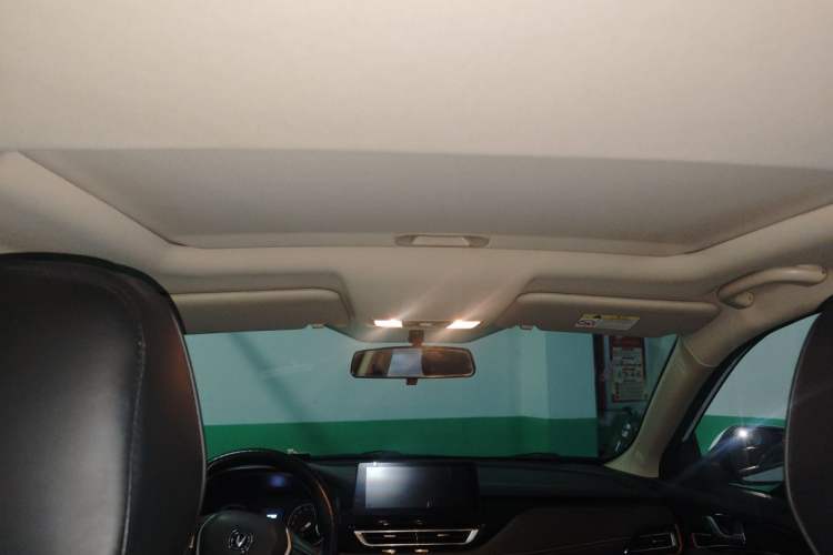 Used CHANGAN Eado DT 2019 1.6L Manual Comfort Model China VI Standard Headliner