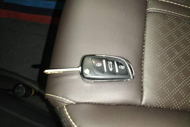 Used CHANGAN Eado DT 2019 1.6L Manual Enjoyment Model China VI Standard Interior 1