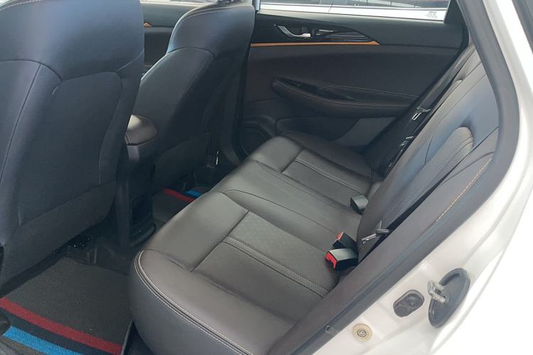 Used CHANGAN Eado DT 2019 1.6L Manual Enjoyment Model China VI Standard Interior 1