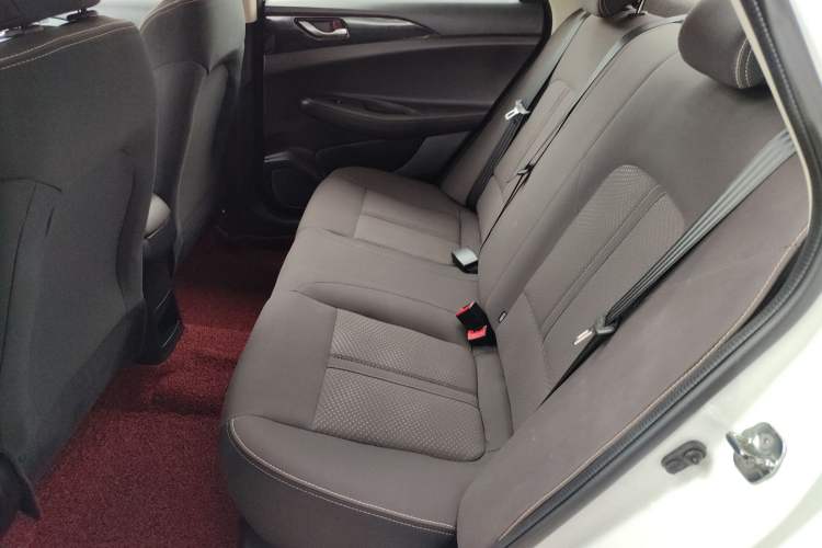 Used CHANGAN Eado DT 2019 1.6L Manual Comfort Model China VI Standard Interior 1