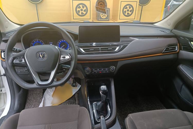 Used CHANGAN Eado DT 2019 1.6L Manual Comfort Model China VI Standard Interior 1