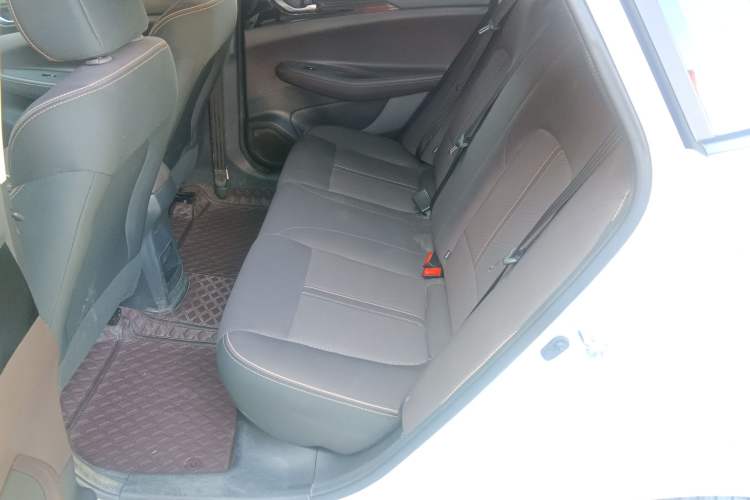 Used CHANGAN Eado DT 2019 1.6L Manual Comfort Model China VI Standard Interior 1