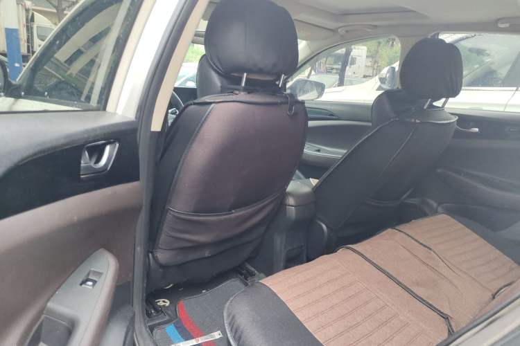 Used CHANGAN Eado DT 2019 1.6L Manual Comfort Model China VI Standard Interior 1