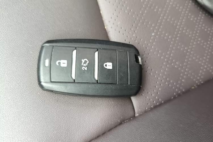 Used CHANGAN Eado DT 2019 1.6L Automatic Smart Enjoyment Model China VI Standard Interior 1