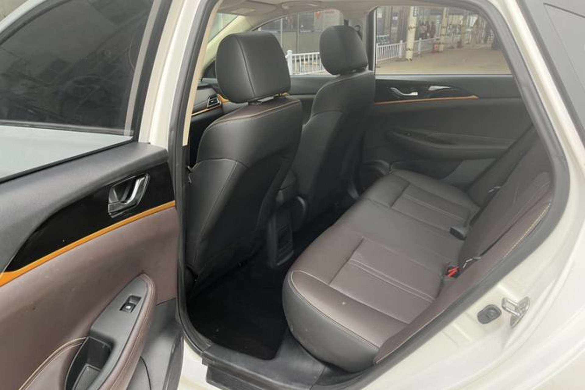 Used CHANGAN Eado DT 2019 1.6L Automatic Smart Enjoyment Model China VI Standard Interior 2