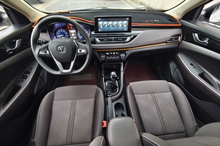 Used CHANGAN Eado DT 2019 1.6L Manual Comfort Model China VI Standard Interior 2
