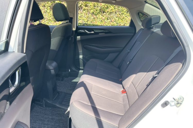 Used CHANGAN Eado DT 2019 1.6L Manual Comfort Model China VI Standard Interior 2