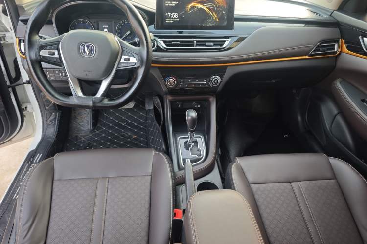 Used CHANGAN Eado DT 2019 1.6L Automatic Smart Enjoyment Model China VI Standard Interior 2