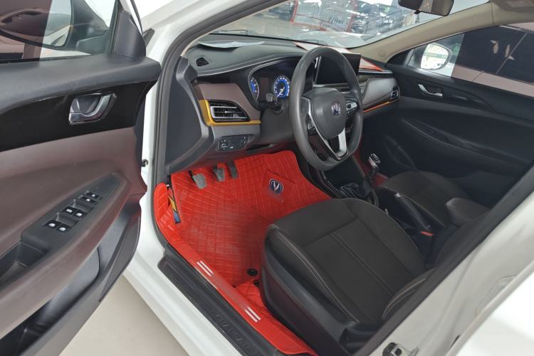 Used CHANGAN Eado DT 2019 1.6L Manual Comfort Model China VI Standard Interior 2
