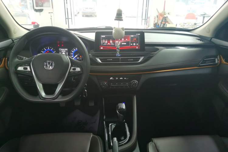 Used CHANGAN Eado DT 2019 1.6L Manual Enjoyment Model China VI Standard Interior 3