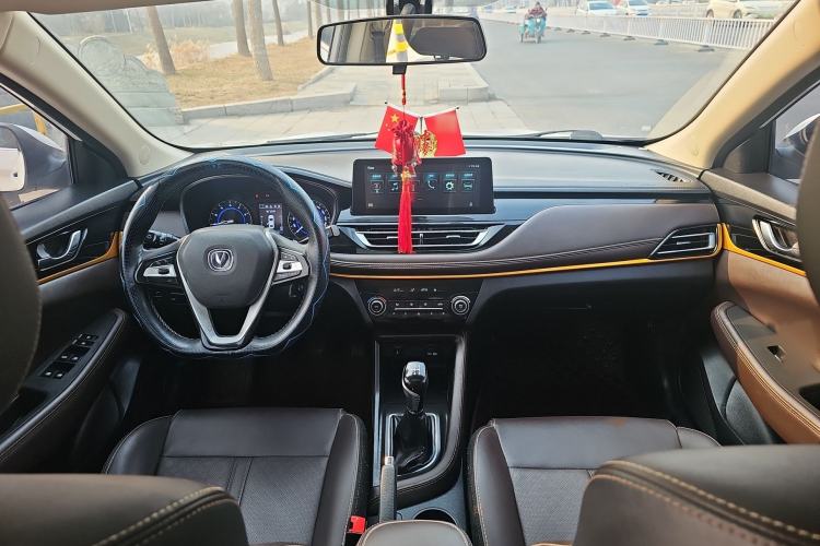 Used CHANGAN Eado DT 2019 1.6L Manual Enjoyment Model China VI Standard Interior 3