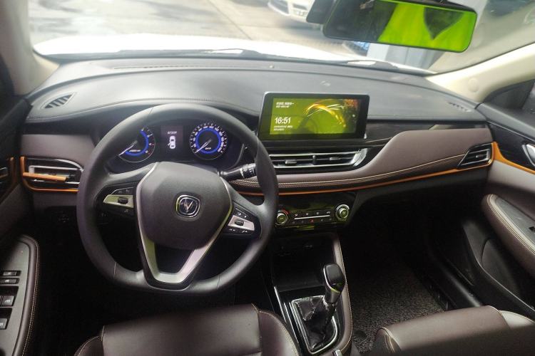 Used CHANGAN Eado DT 2019 1.6L Manual Enjoyment Model China VI Standard Interior 3