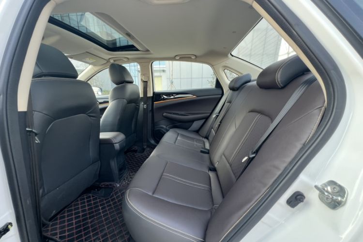 Used CHANGAN Eado DT 2019 1.6L Manual Enjoyment Model China VI Standard Interior 3