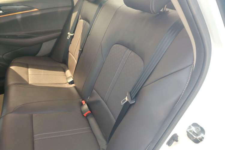 Used CHANGAN Eado DT 2019 1.6L Automatic Smart Enjoyment Model China VI Standard Interior 3