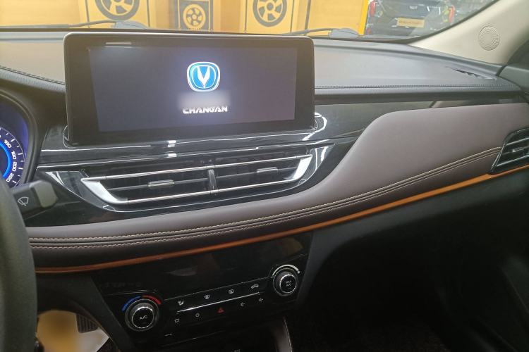 Used CHANGAN Eado DT 2019 1.6L Manual Comfort Model China VI Standard Interior 3