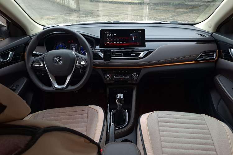 Used CHANGAN Eado DT 2019 1.6L Manual Comfort Model China VI Standard Interior 3