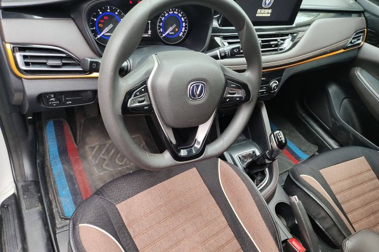 Used CHANGAN Eado DT 2019 1.6L Manual Comfort Model China VI Standard Interior 3