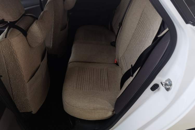 Used CHANGAN Eado DT 2019 1.6L Manual Enjoyment Model China VI Interior 4