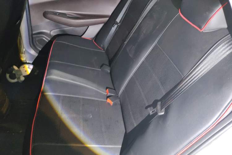 Used CHANGAN Eado DT 2019 1.6L Manual Comfort Model China VI Standard Interior 4