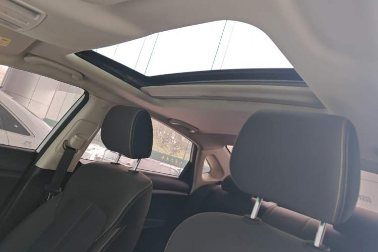 Used CHANGAN Eado DT 2019 1.6L Manual Comfort Model China VI Standard Interior 4