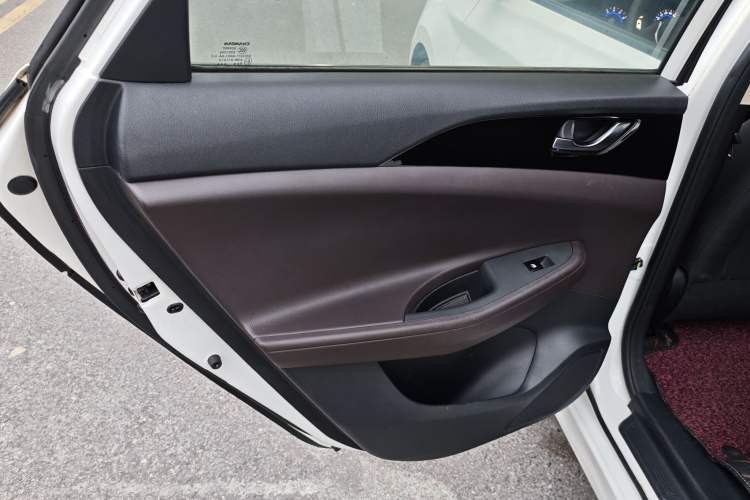 Used CHANGAN Eado DT 2019 1.6L Manual Comfort Model China VI Standard Interior 7
