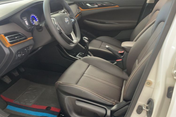 Used CHANGAN Eado DT 2019 1.6L Manual Enjoyment Model China VI Standard Interior 8