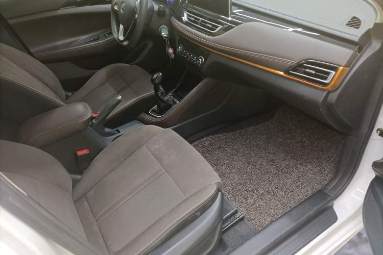Used CHANGAN Eado DT 2019 1.6L Manual Comfort Model China VI Standard Interior 8