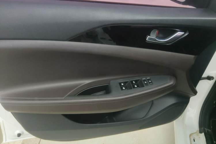 Used CHANGAN Eado DT 2019 1.6L Manual Comfort Model China VI Standard Left Front Door Interior