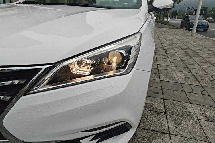 Used CHANGAN Eado DT 2019 1.6L Manual Comfort Model China VI Standard Left Front Headlight