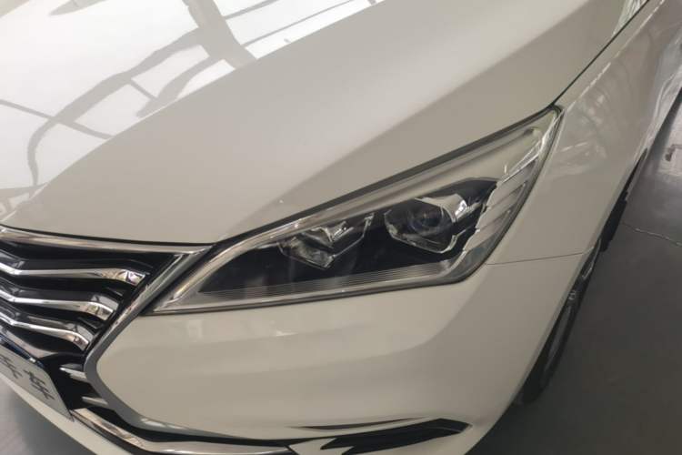 Used CHANGAN Eado DT 2019 1.6L Manual Comfort Model China VI Standard Left Front Headlight