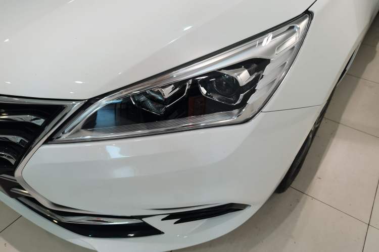Used CHANGAN Eado DT 2019 1.6L Manual Comfort Model China VI Standard Left Front Headlight
