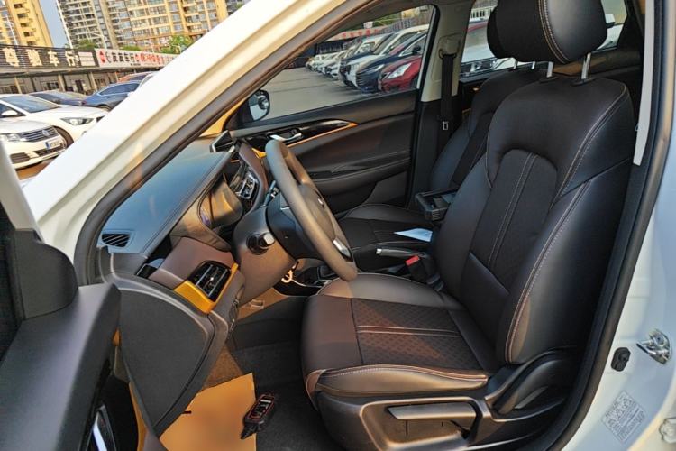 Used CHANGAN Eado DT 2019 1.6L Manual Enjoyment Model China VI Standard Left Front Seat