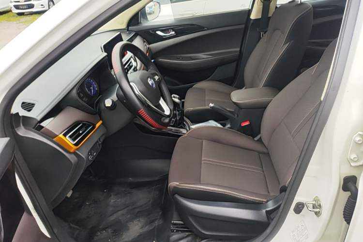 Used CHANGAN Eado DT 2019 1.6L Manual Comfort Model China VI Standard Left Front Seat