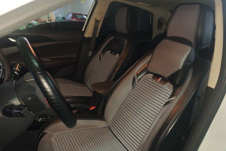 Used CHANGAN Eado DT 2019 1.6L Manual Comfort Model China VI Standard Left Front Seat