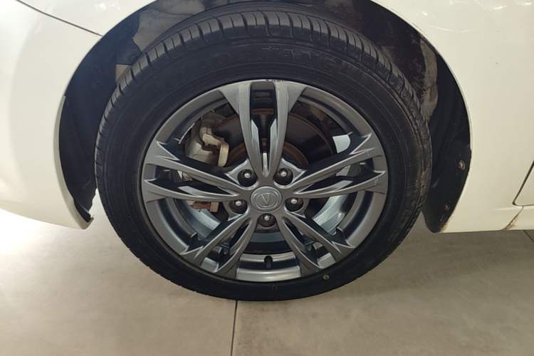 Used CHANGAN Eado DT 2019 1.6L Automatic Smart Enjoyment Model China VI Standard Left Front Wheel Hub