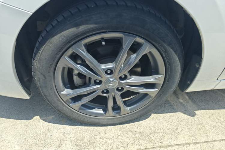 Used CHANGAN Eado DT 2019 1.6L Automatic Smart Enjoyment Model China VI Standard Left Front Wheel Hub