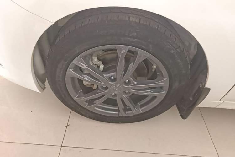 Used CHANGAN Eado DT 2019 1.6L Manual Comfort Model China VI Standard Left Front Wheel Hub