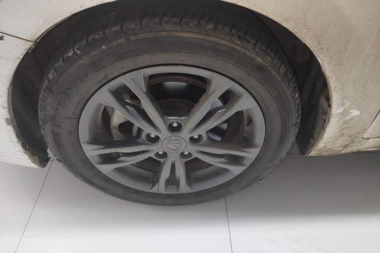 Used CHANGAN Eado DT 2019 1.6L Automatic Smart Enjoyment Model China VI Standard Left Front Wheel Hub