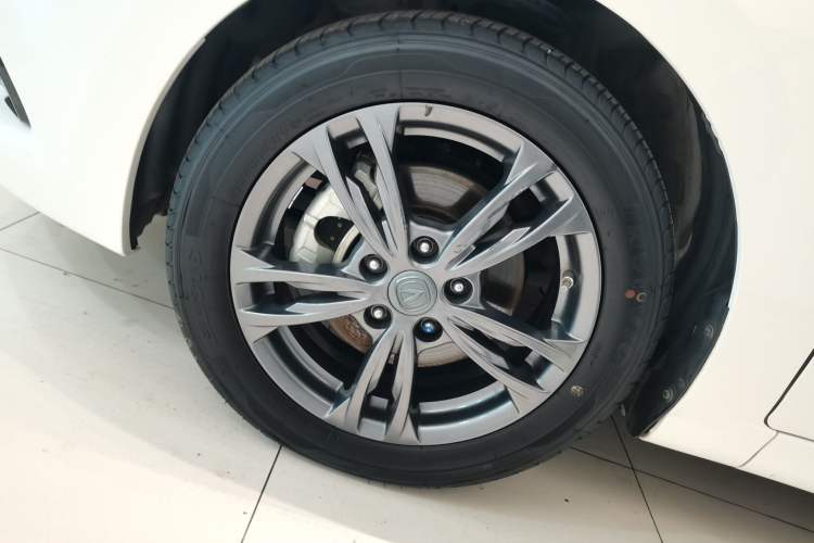 Used CHANGAN Eado DT 2019 1.6L Manual Comfort Model China VI Standard Left Front Wheel Hub
