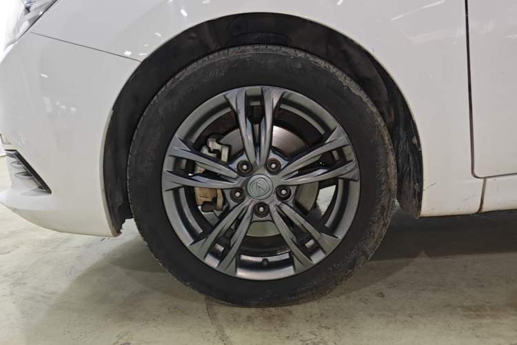 Used CHANGAN Eado DT 2019 1.6L Manual Comfort Model China VI Standard Left Front Wheel Hub