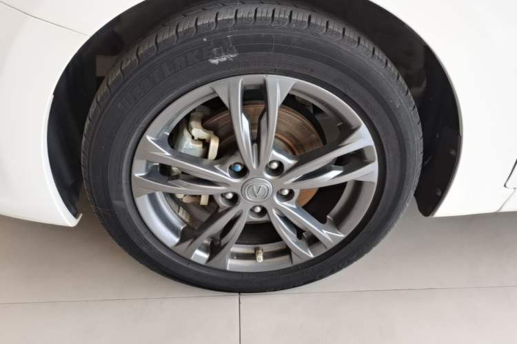 Used CHANGAN Eado DT 2019 1.6L Manual Comfort Model China VI Standard Left Front Wheel Hub