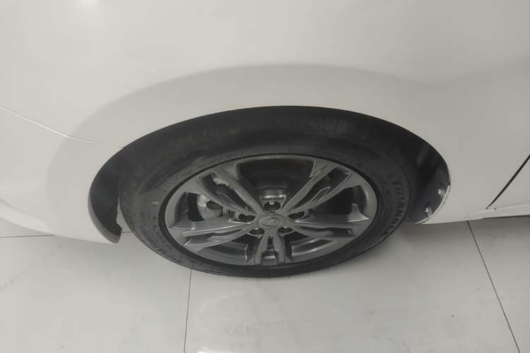 Used CHANGAN Eado DT 2019 1.6L Automatic Smart Enjoyment Model China VI Standard Left Front Wheel Hub